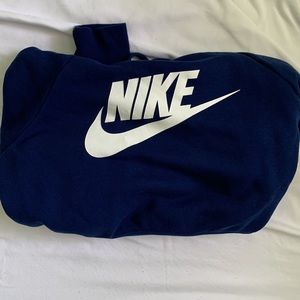 CROPPED NIKE HOODIE
